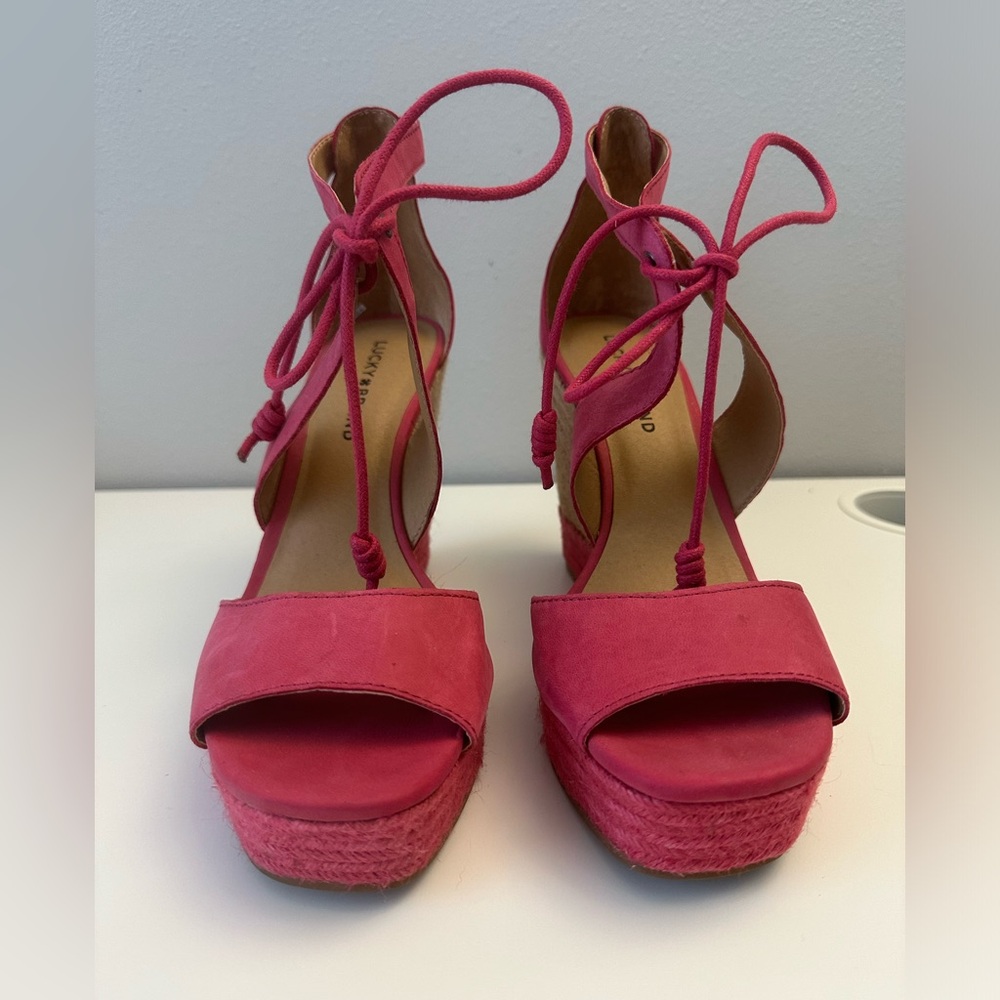 Lucky 🍀 Brand wedge sandals pink size 10